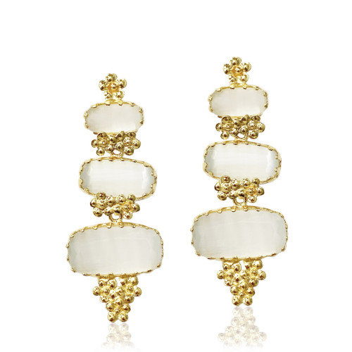 GOLDEN EARRINGS WITH LITTLE FLOWERS